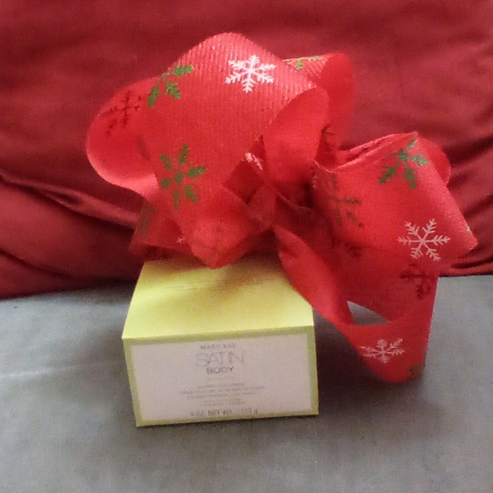 Mary Kay satin body Whip sheer cream